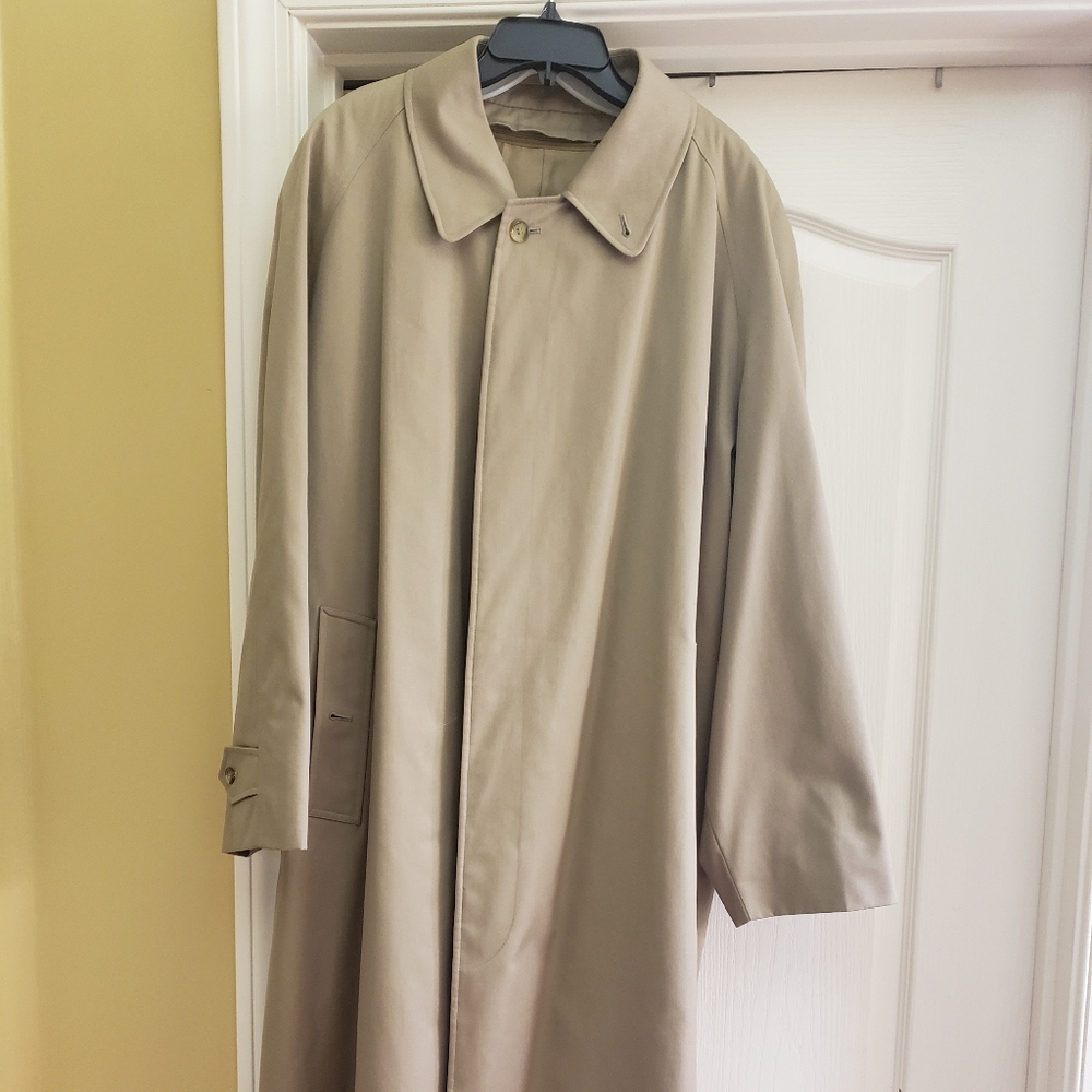 Men's Burberry Trench Size US 50R